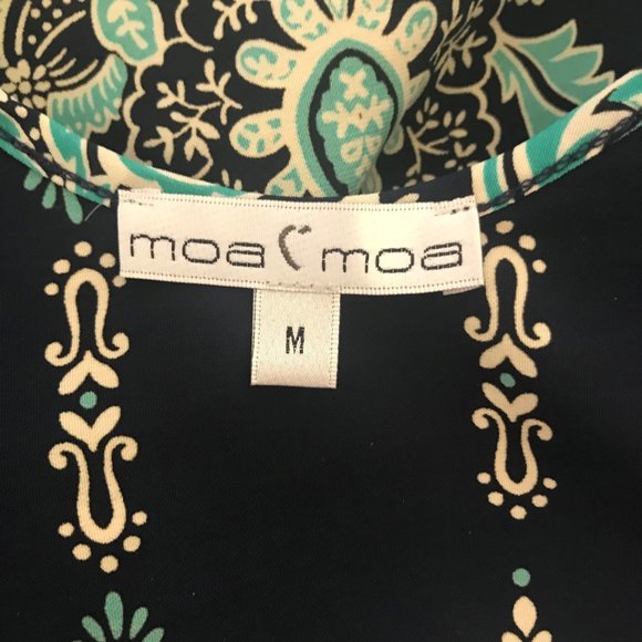 Scoop Back Navy Paisley 3/4 Length Sleeve Tunic - Picture 3 of 4